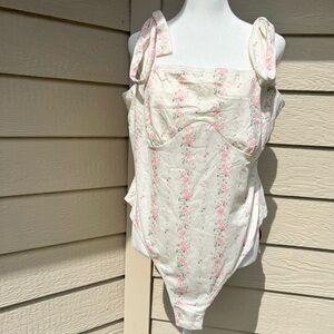 E744 NWT Cider Floral Bodysuit